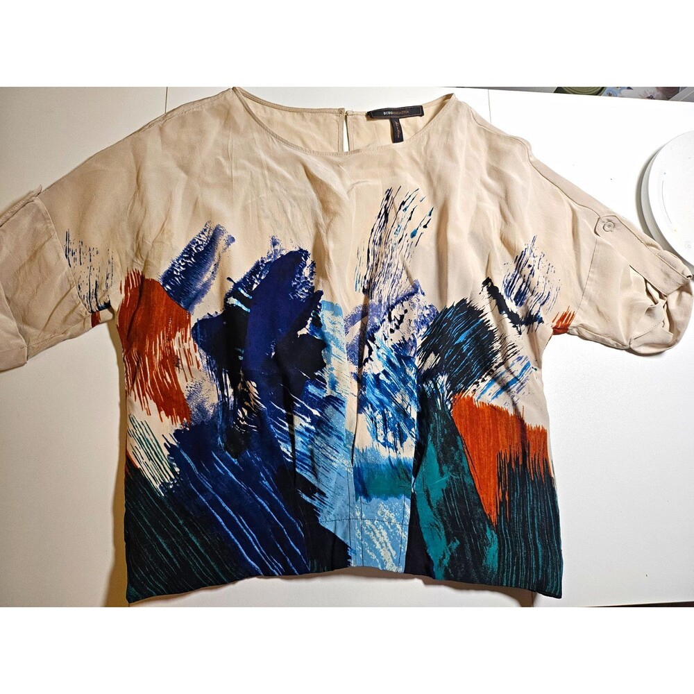 BCBGMAXAZRIA Women’s Abstract Print Round Neck Blouse Button Accent Beige S/M